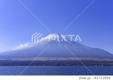 山中湖親水公園からの富士山 82721956