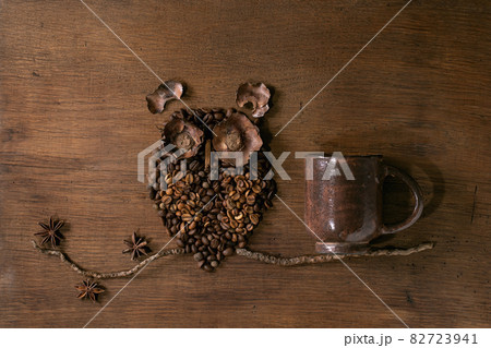 Owl shape from coffee beans and spices 82723941