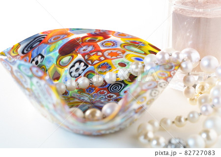 ベネチアングラスの小物入れと、パールアクセサリー ベネチアングラスの小物入れと、パールアクセサリー 82727083