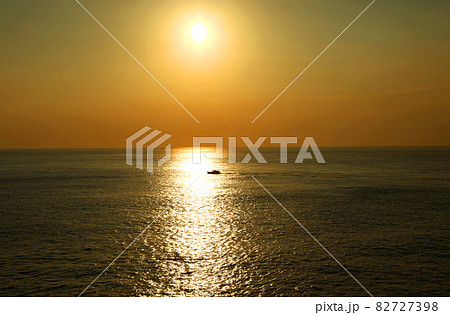 台湾の海の玄関口基隆港の朝景 台湾の海の玄関口基隆港の朝景 82727398