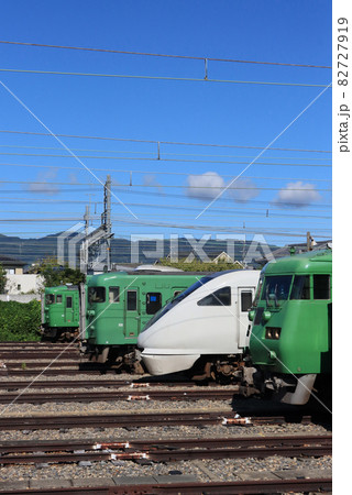 京都支所に並ぶ電車 京都支所に並ぶ電車 82727919