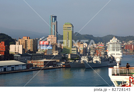 台湾の海の玄関口基隆港の港湾風景 台湾の海の玄関口基隆港の港湾風景 82728145