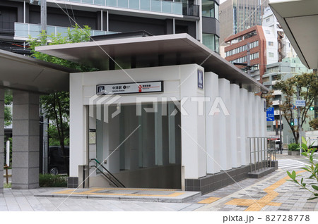 大阪メトロ　中津駅入口 82728778