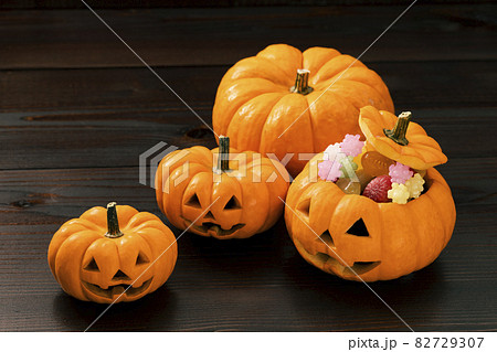 ハロウィンのお化けカボチャ_ジャックオーランタン 82729307