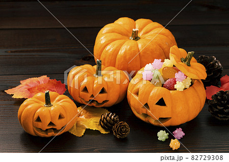 ハロウィンのお化けカボチャ_ジャックオーランタン 82729308