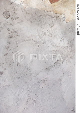 不規律な 白い 外壁 82729426