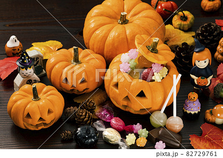 ハロウィンのお化けカボチャ_ジャックオーランタン 82729761