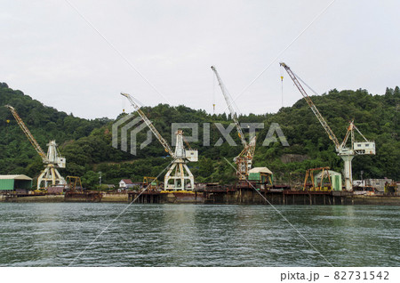 瀬戸内海の各地で見られる造船工場 82731542