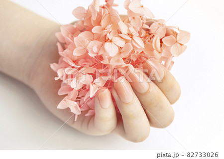 手 マニキュア 花の写真素材 手 マニキュア 花の写真素材