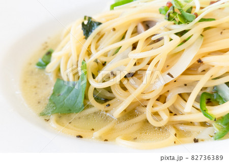 バジルソースパスタ 82736389