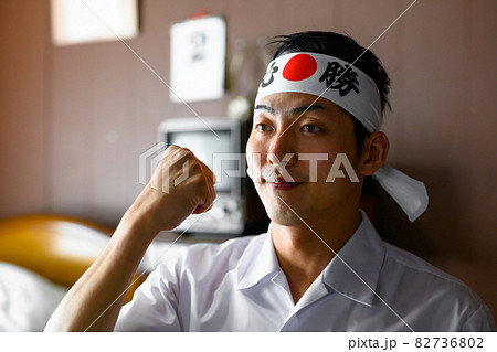 鉢巻をした男性 鉢巻をした男性 82736802