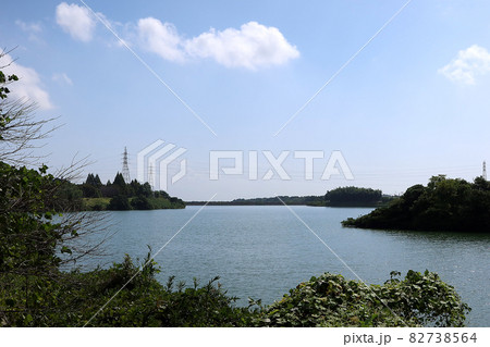 荒神山上の加佐登調整池2 82738564