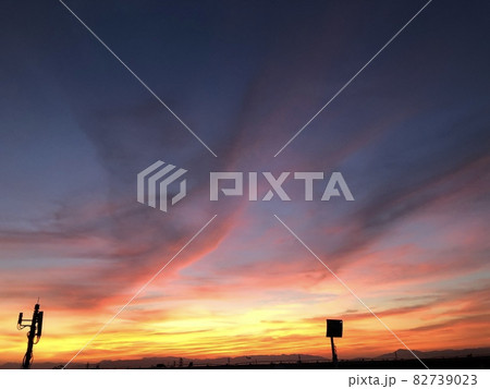 秋の夕暮れの写真素材 [82739023] - PIXTA