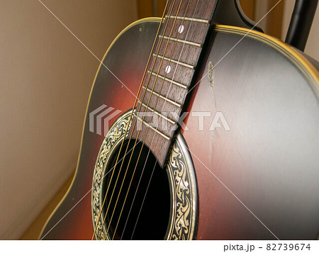 ギターのサウンドホール ギターのサウンドホール 82739674