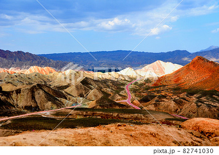 中国・甘粛省・張掖の丹霞地形 82741030