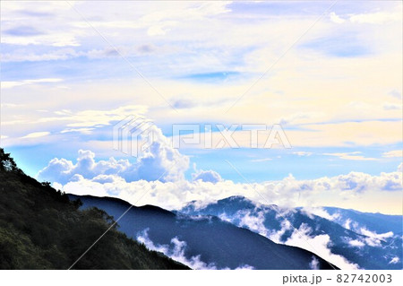 龍神スカイラインからの山岳風景 龍神スカイラインからの山岳風景 82742003
