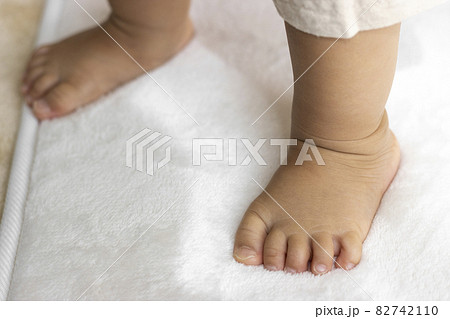 1 year old feet sales size