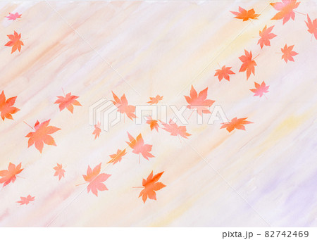 水彩散り紅葉 82742469
