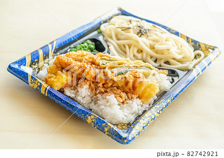天丼とざるうどんのお弁当 天丼とざるうどんのお弁当 82742921