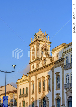 Front view of an old and historic church from the 18th century in the central square of the Pelourinho district 82743294