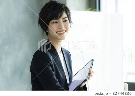 女性講師 女性講師 82744830