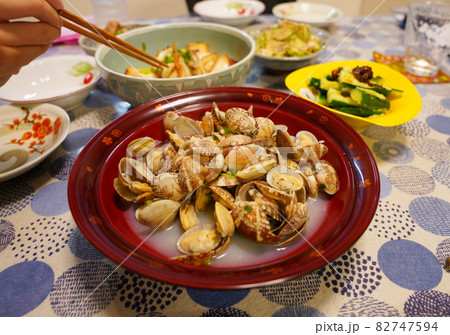 家庭料理　和食　アサリの酒蒸し 82747594