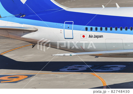 【羽田空港第2ターミナル ANA機のナビゲーションライト】 【羽田空港第2ターミナル ANA機のナビゲーションライト】 82748430