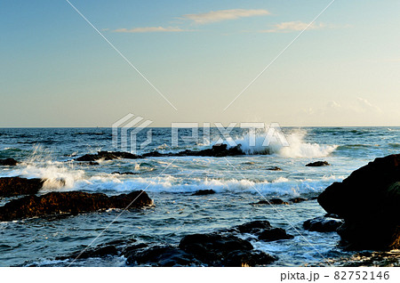 三浦半島　城ヶ島海岸の風景 82752146