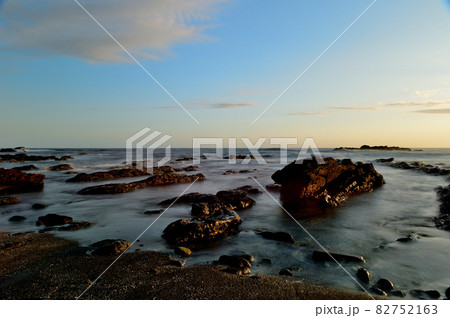 三浦半島　城ヶ島海岸の風景 82752163