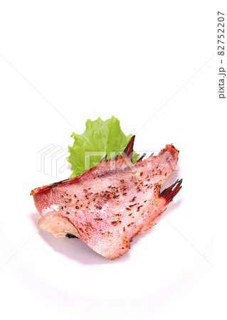 赤魚の粕漬　焼き魚　魚料理　明るい背景 82752207