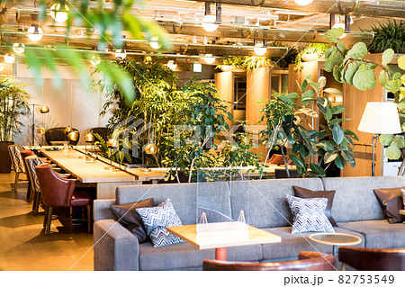 コワーキングスペース 82753549