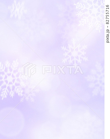 雪をイメージした明るい紫色の背景 82755716