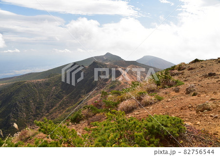 秋の安達太良連峰 82756544