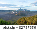 インドネシアの火山ブロモ山 82757656