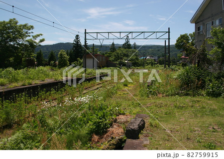 使われなくなった駅のホーム 使われなくなった駅のホーム 82759915