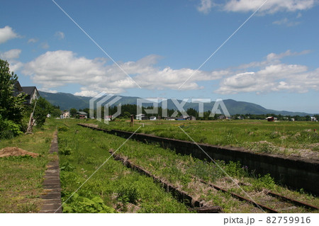 使われなくなった駅のホーム 使われなくなった駅のホーム 82759916