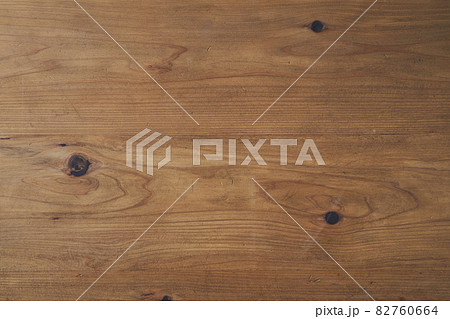 ビンテージな木目の板 背景素材 ビンテージな木目の板 背景素材 82760664