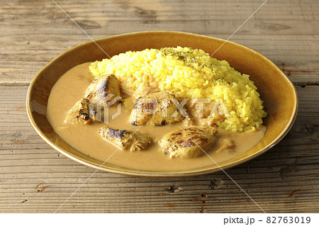 鶏肉がゴロゴロと入っているタンドリーチキンバターカレー 鶏肉がゴロゴロと入っているタンドリーチキンバターカレー 82763019