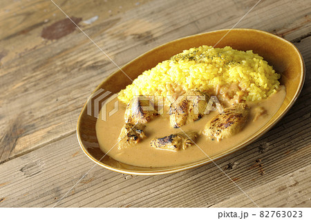 鶏肉がゴロゴロと入っているタンドリーチキンバターカレー 鶏肉がゴロゴロと入っているタンドリーチキンバターカレー 82763023