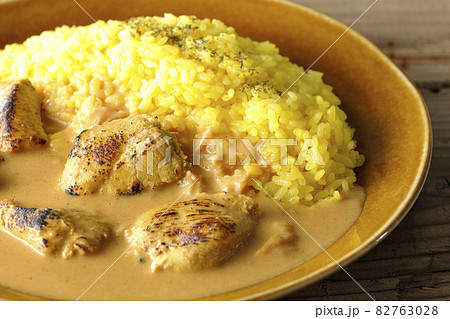 鶏肉がゴロゴロと入っているタンドリーチキンバターカレー 鶏肉がゴロゴロと入っているタンドリーチキンバターカレー 82763028