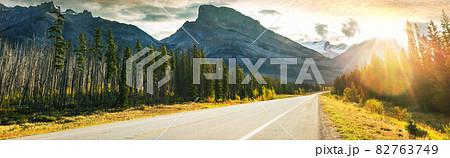 Road in Canada Road in Canada 82763749