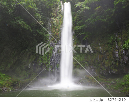 夏の八戸観音滝 宮崎県西臼杵郡日之影町七折 夏の八戸観音滝 宮崎県西臼杵郡日之影町七折 82764219