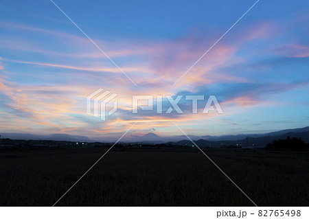 夕焼け空と富士山 82765498