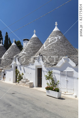 Trulli houses in Alberobello, UNESCO site, Apulia region, Italy Trulli houses in Alberobello, UNESCO site, Apulia region, Italy 82775854