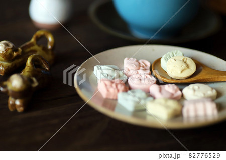 動物型のカラフルな和菓子・和三盆 動物型のカラフルな和菓子・和三盆 82776529