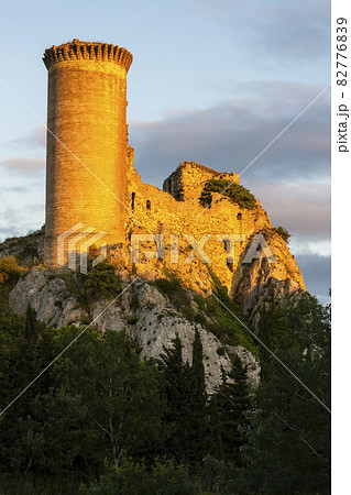 Chateau de l Hers near Chateauneuf-du-Pape 82776839
