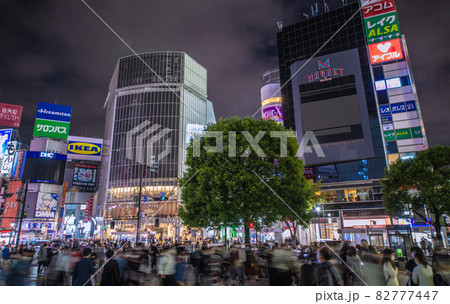 日本の東京都市景観 解除（緊急事態宣言全面解除）。渋谷は21時消灯後でも脅威の人流＝10月1日 82777447