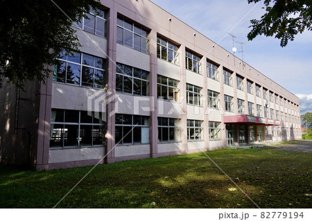 由仁町立由仁小学校（旧校舎） 82779194