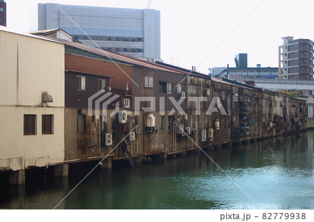 北九州市の旦過市場 82779938