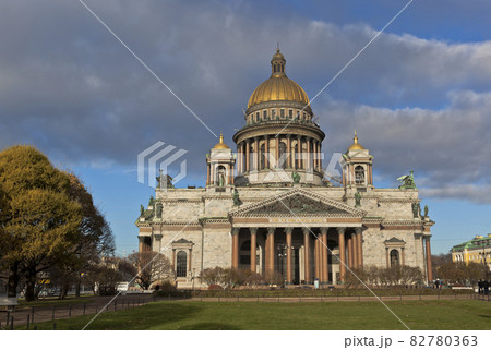 St. Isaac Cathedral in autumn 82780363